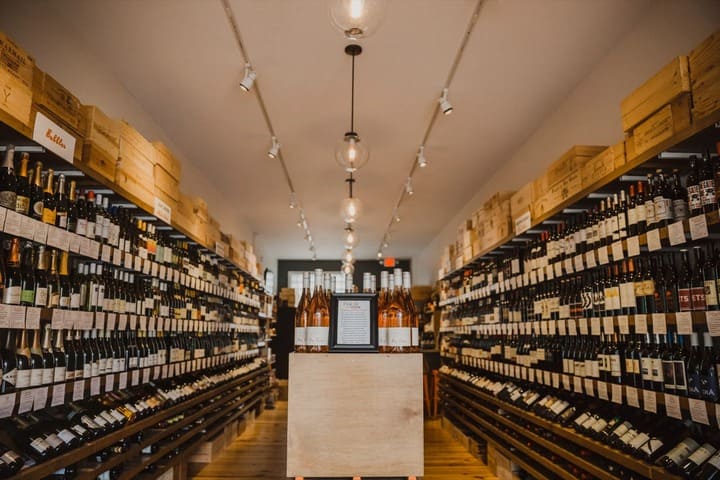 thiet ke showroom ruou (10)